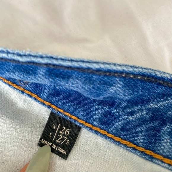 2/$50💙 CLOSET CLEAN OUT: Abercrombie & Fitch straight leg ripped jeans - Picture 5 of 7